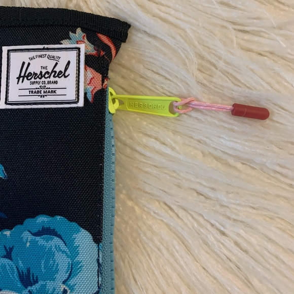 Herschel Repurpose Floral Binder Case - Picture 5 of 14